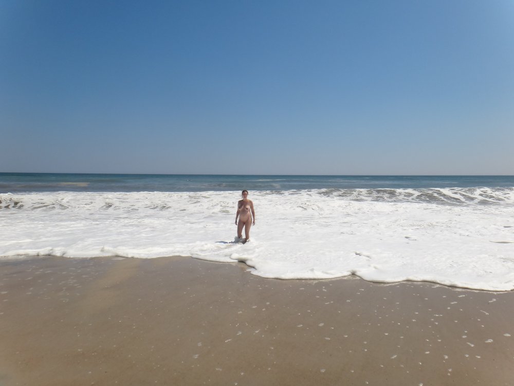 Varth13 - My wife naked on the beach - 0007 - DSC00339.JPG.jpg
