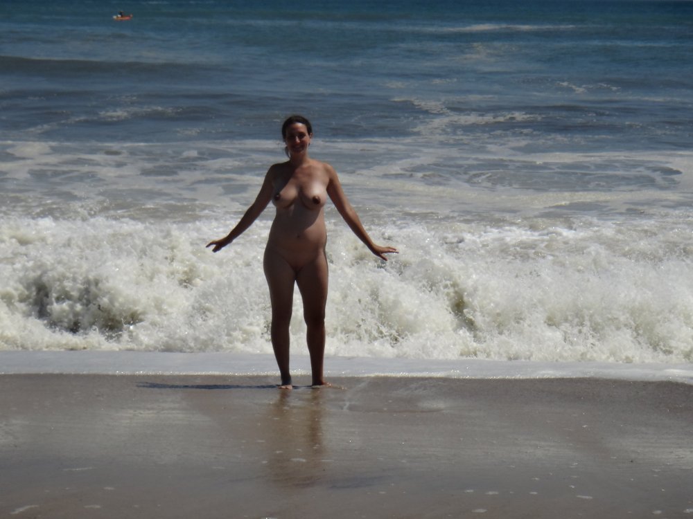 Varth13 - My wife naked on the beach - 0013 - DSC00344.JPG.jpg