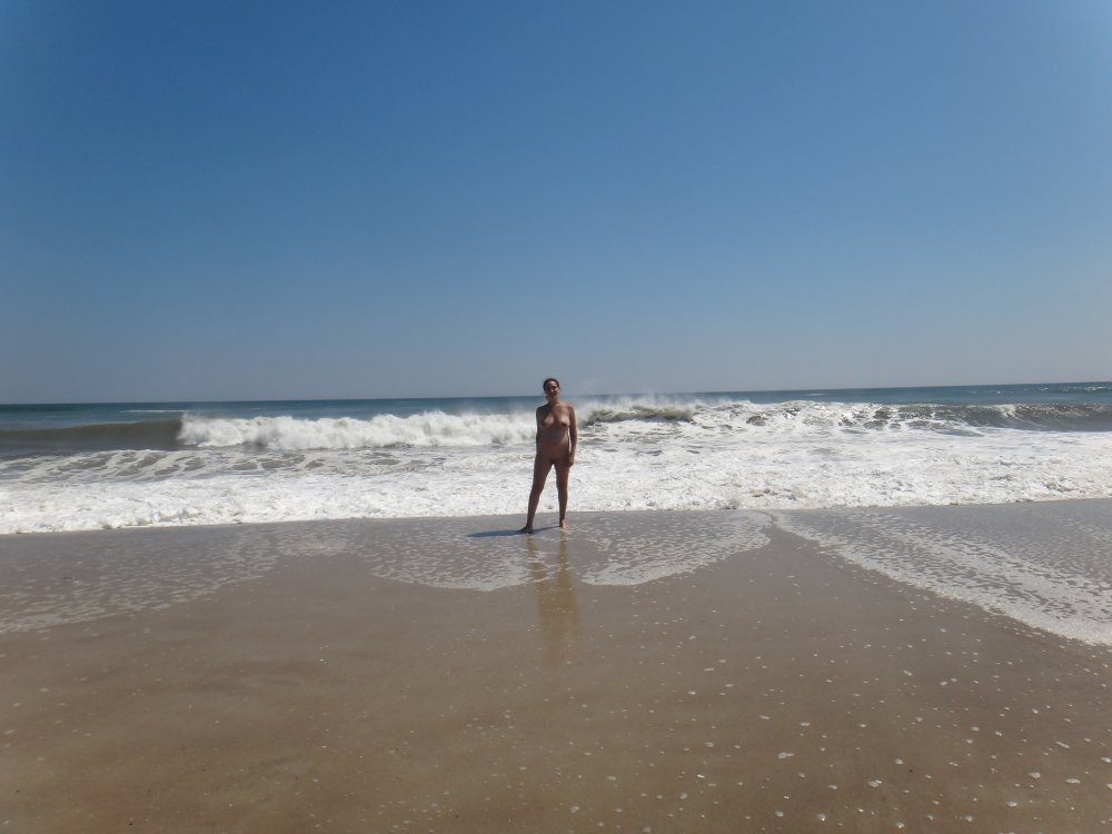Varth13 - My wife naked on the beach - 0006 - DSC00338.JPG.jpg
