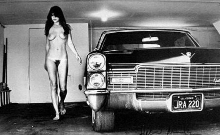 chics-n-cars-Hollywood&#39_76-Helmut Newton.jpg