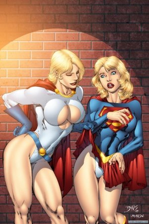 powergirl-vs-supergirl.jpg