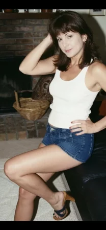 large.HornyHotwife.jpg.772595fe9189d935473983c8781eb9ae.webp